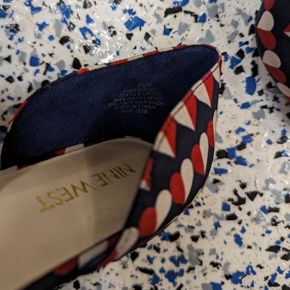 Nine West D'Orsay Flat w Heart Print | size 6.5 - Picture 2 of 3